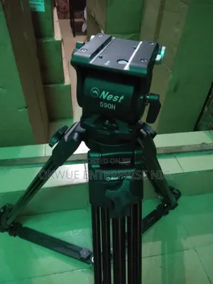 Nest Heavy Duty Professional Tripod '