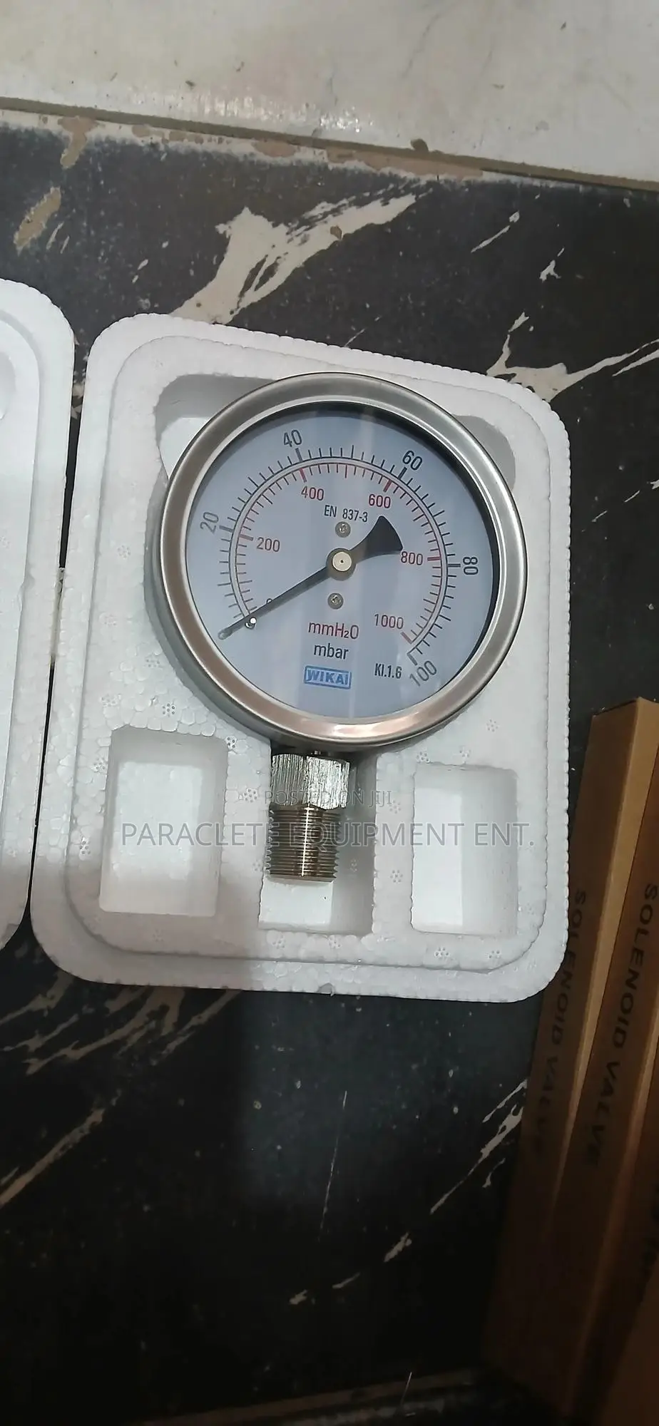 Millibar Pressure Gauge