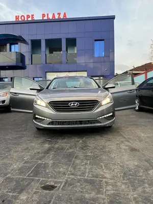 Hyundai Sonata SE 4dr Sedan (2.4L 4cyl 6A) 2015 Gray