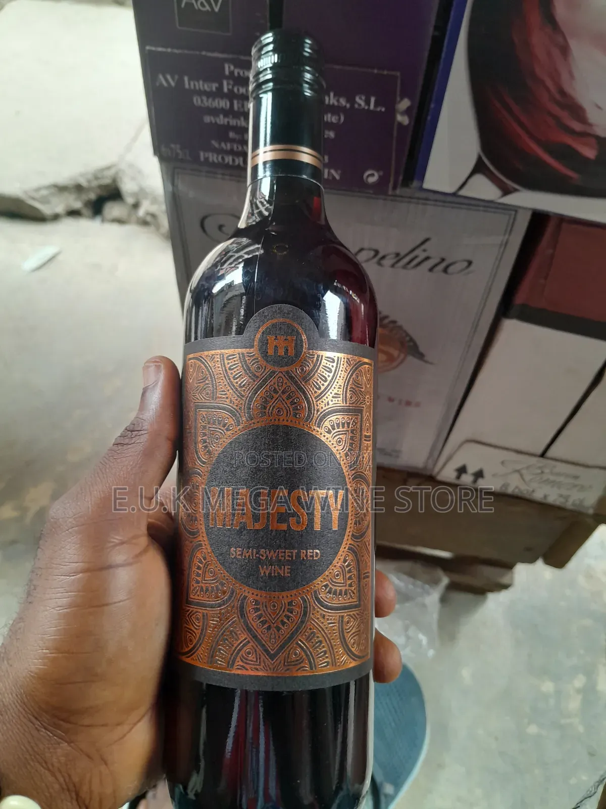 Majesty Semi-Sweet Red Wine