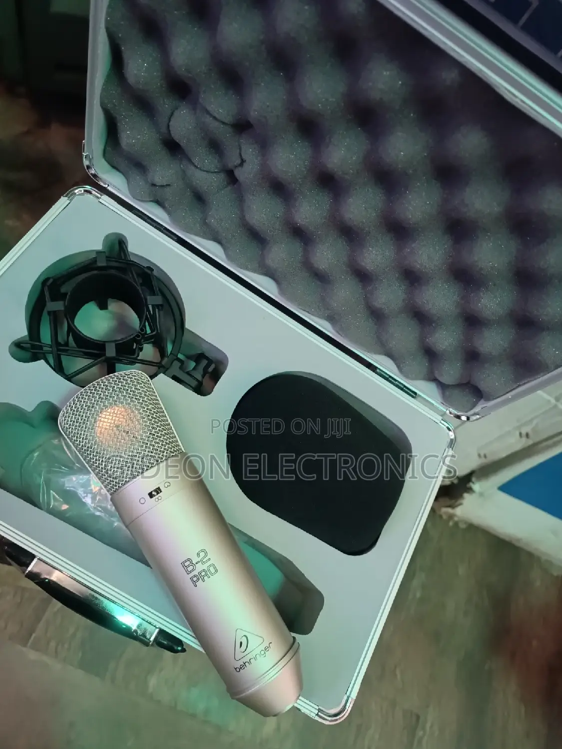 Behringer B2 Pro Studio Mic