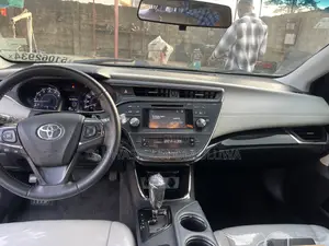 Toyota Avalon XLE 4dr Sedan (3.5L 6cyl 6A) 2015 Red