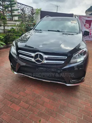 Photo - Mercedes-Benz GLE-Class GLE 350 2018 Black