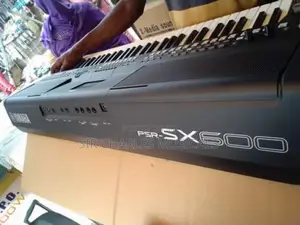 Yamaha PSR SX600 Keyboard