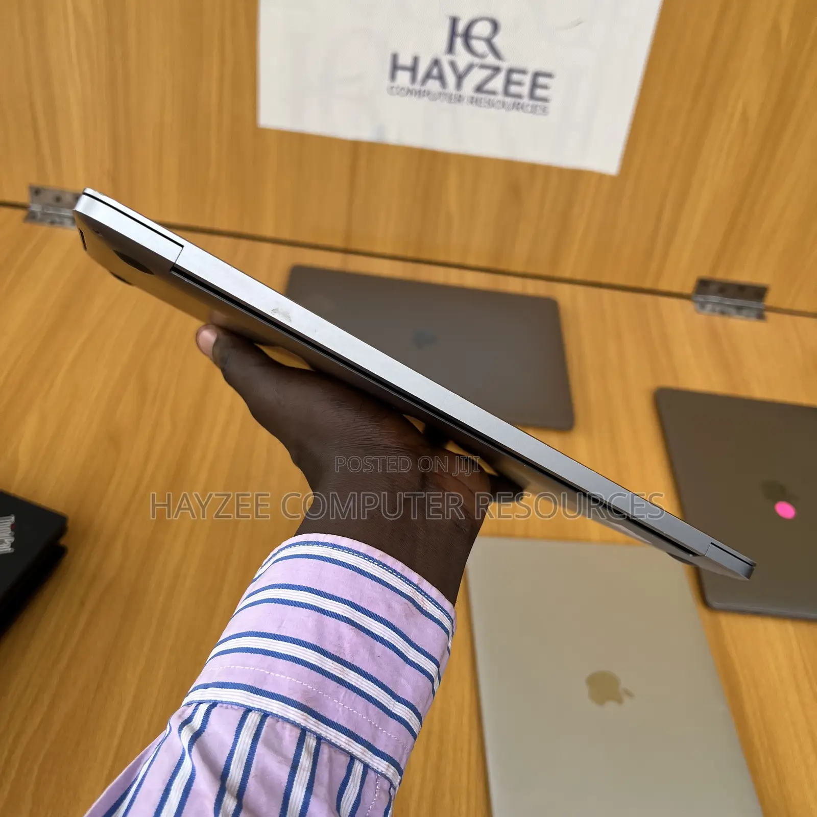 Laptop Apple MacBook Pro 2020 16GB Intel Core I7 SSD 512GB