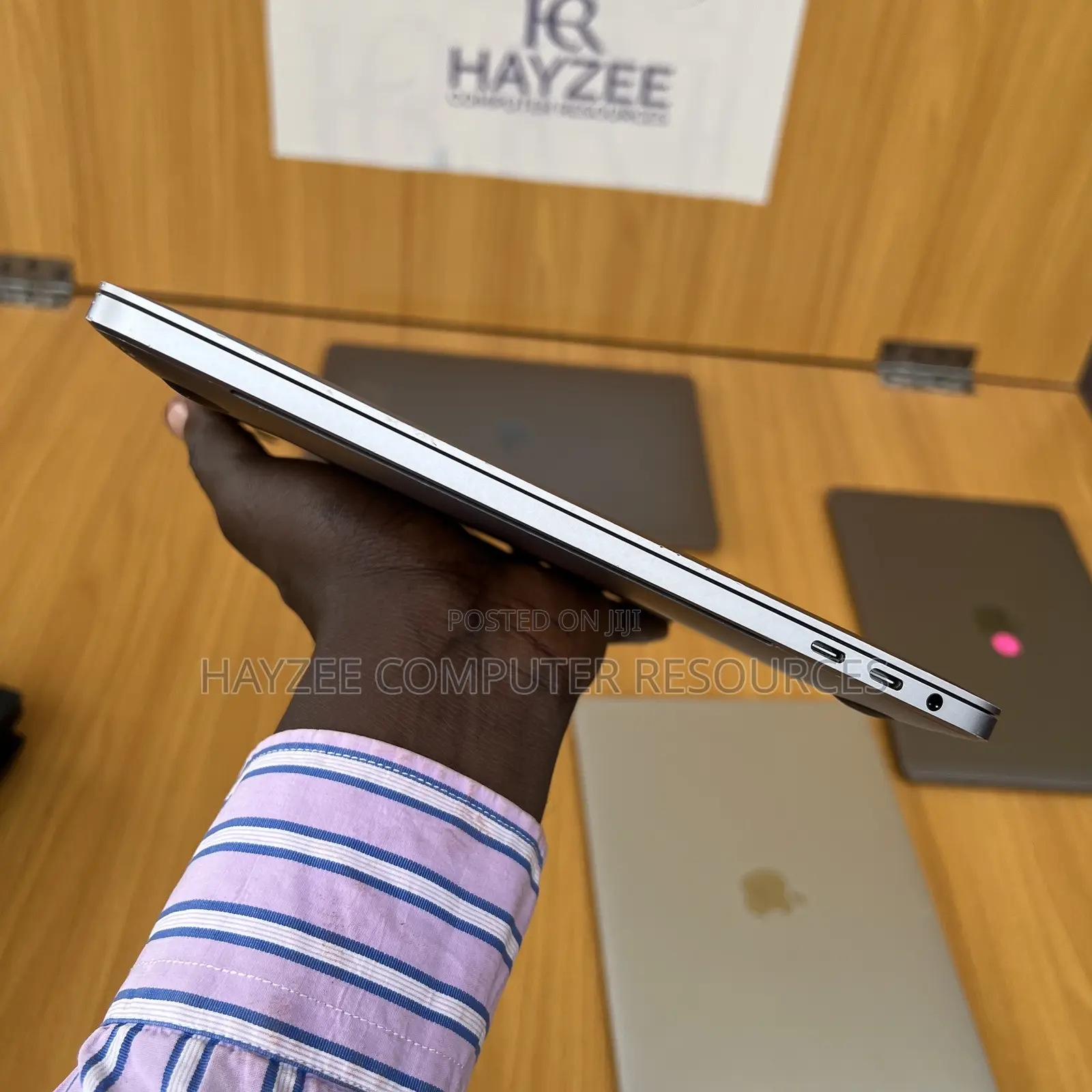 Laptop Apple MacBook Pro 2020 16GB Intel Core I7 SSD 512GB
