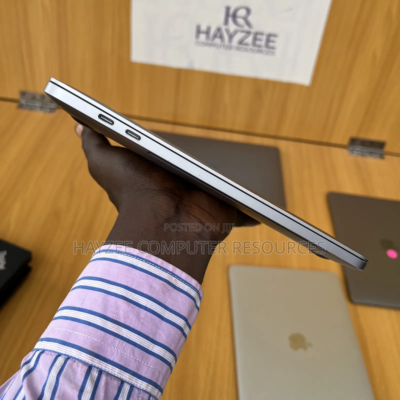 Laptop Apple MacBook Pro 2020 16GB Intel Core I7 SSD 512GB
