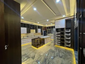 Custom Kitchen Cabinet