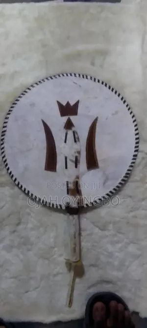 Discover the Elegance of Traditional Royal Hand Fans!