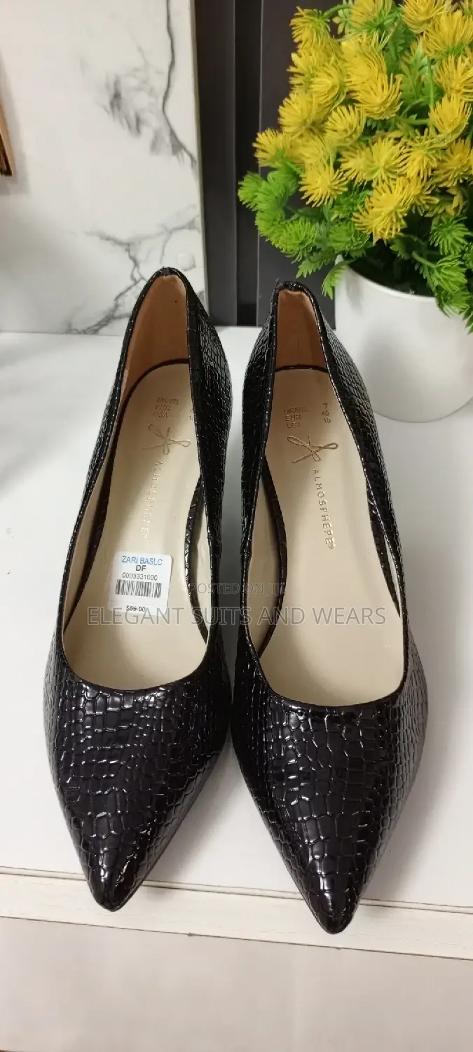 Ladies Shoe