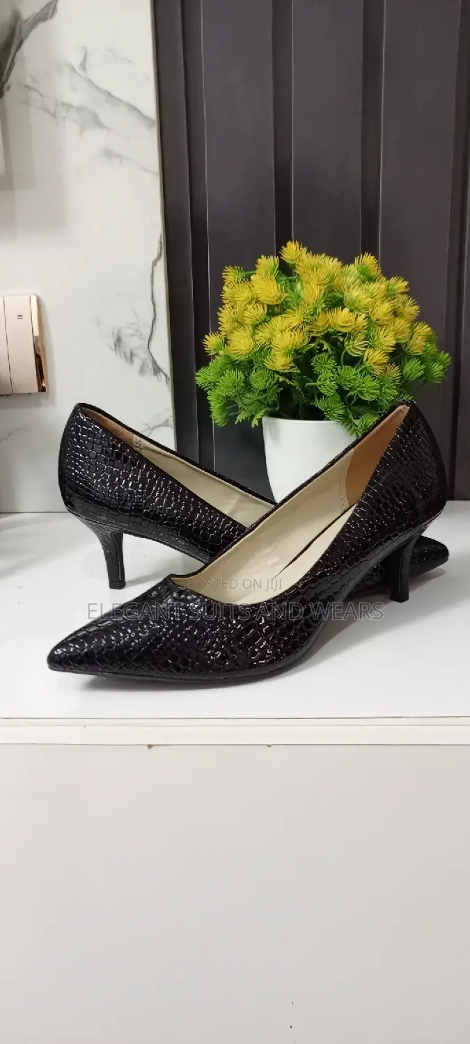 Ladies Shoe