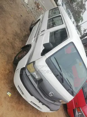 Photo - Mazda E2000 1982 White