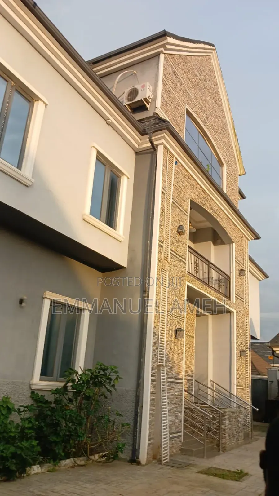 Furnished 9bdrm Duplex in Ushafa for sale
