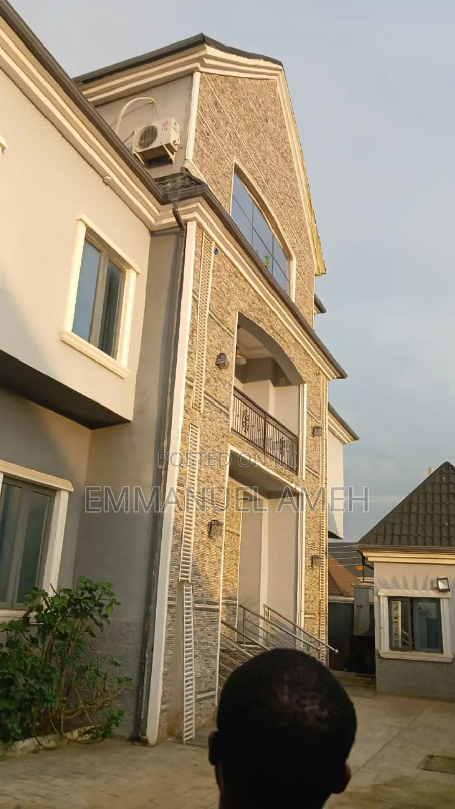 Furnished 9bdrm Duplex in Ushafa for sale