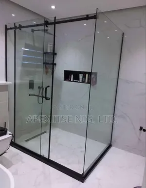 Bold Black Shower Cubicle