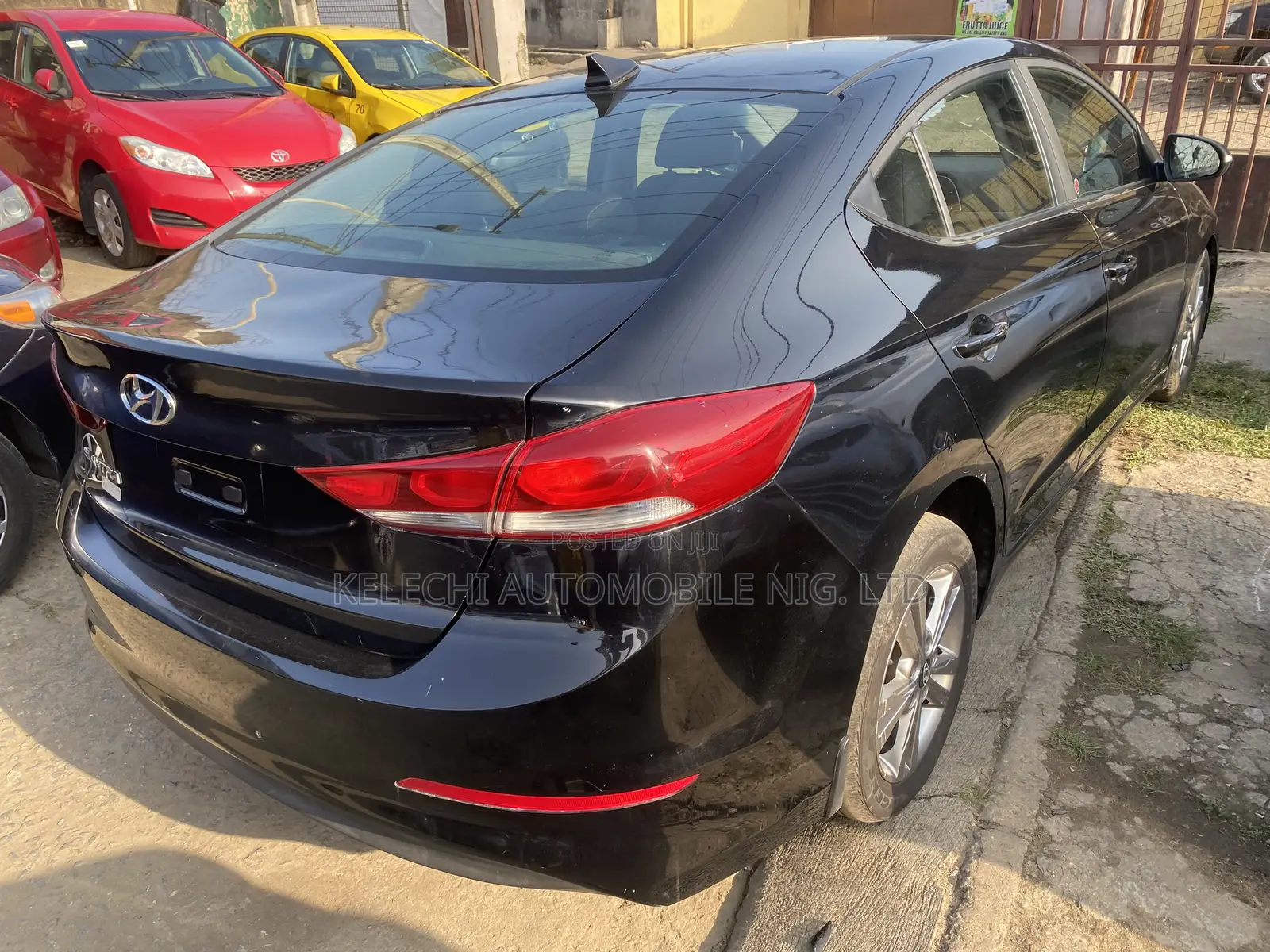 Hyundai Elantra Limited Sedan FWD (2.0L 4cyl 6A) 2017 Black