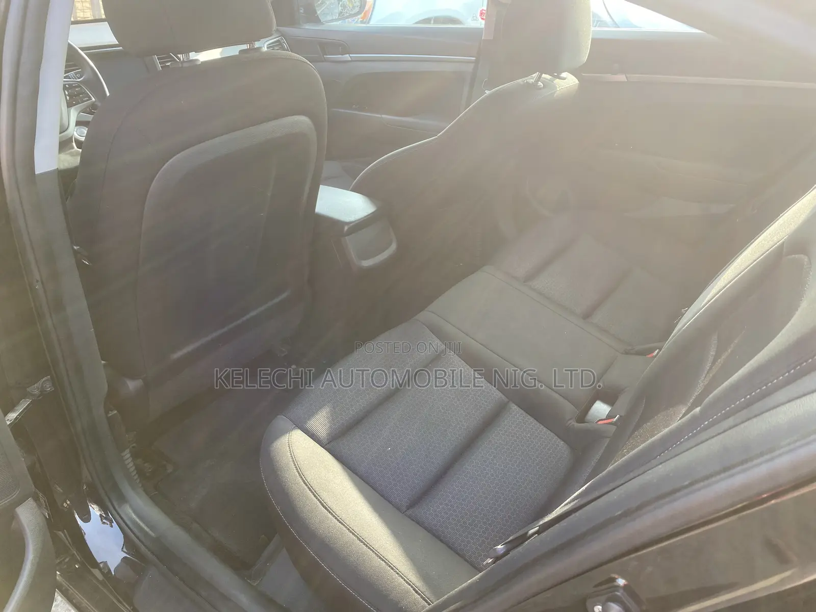 Hyundai Elantra Limited Sedan FWD (2.0L 4cyl 6A) 2017 Black