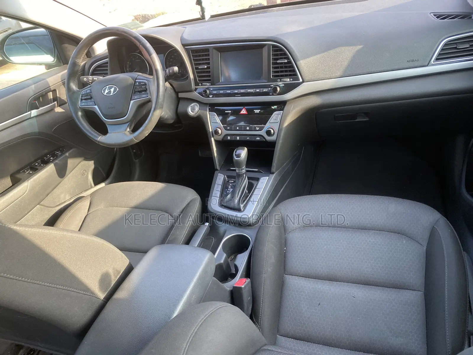 Hyundai Elantra Limited Sedan FWD (2.0L 4cyl 6A) 2017 Black