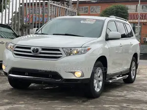 Toyota Highlander Limited 2012 White