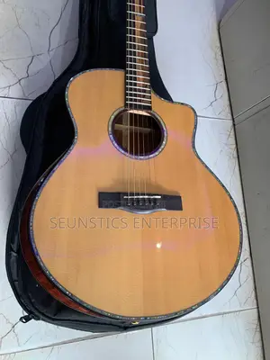 Quality Takawood TK800 CNA Acoustic Guitar