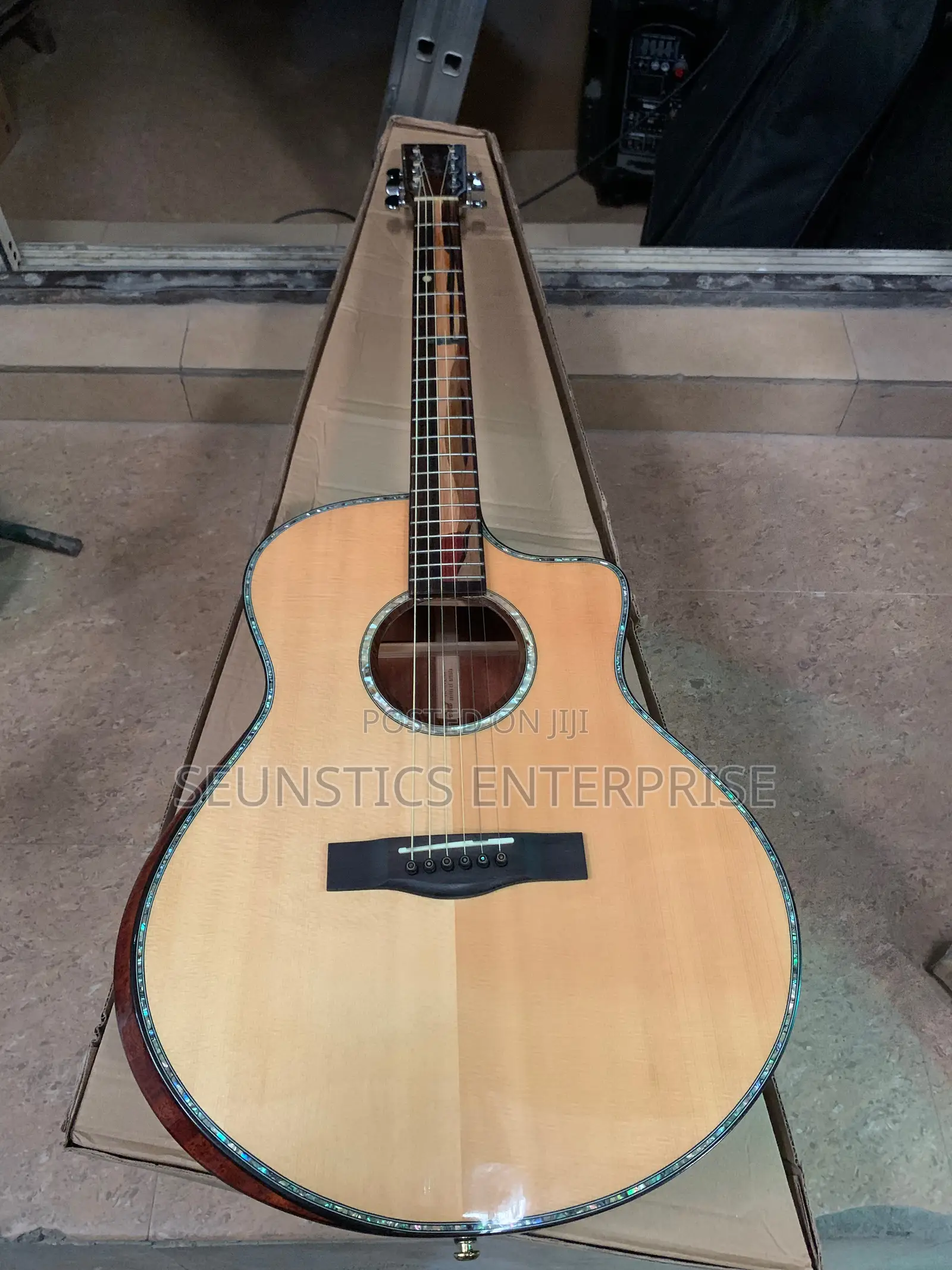 Quality Takawood TK800 CNA Acoustic Guitar