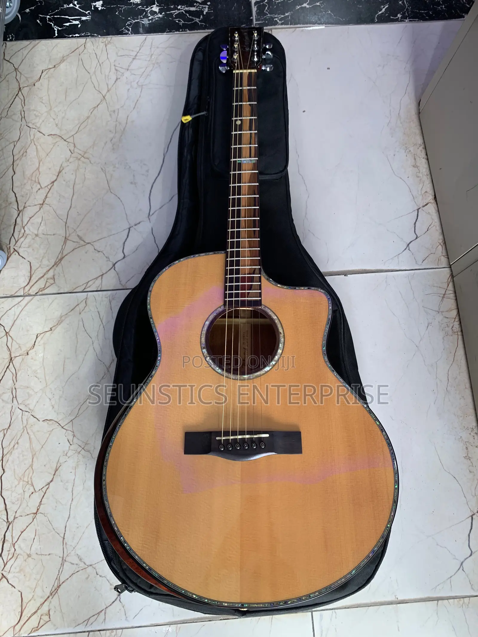 Quality Takawood TK800 CNA Acoustic Guitar