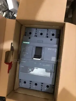 Siemens 3 Pole Breaker ,110-127vac
