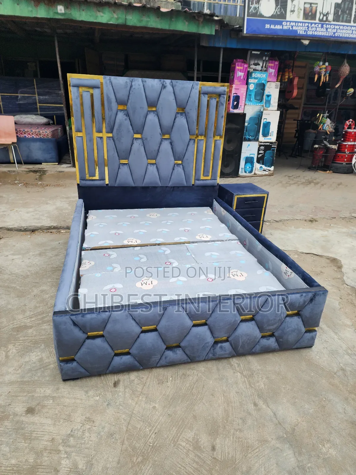 Unique Padded 4.5by6 Bed