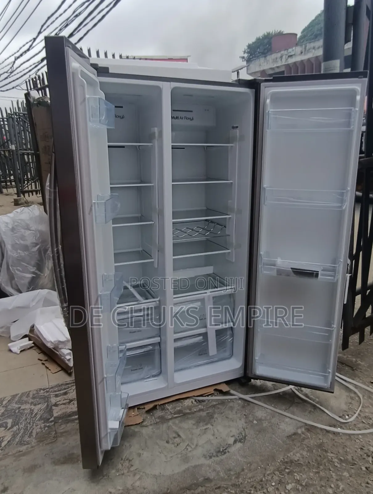 Hisense Side by Side Fridge With Digital Display(562 Liters)