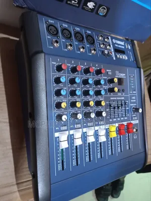 4-channels Powered Mixer Console