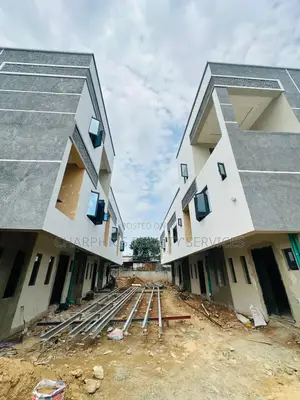 3bdrm Duplex in Ilupeju for sale