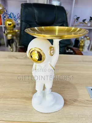 Spaceman With Plate Ornament