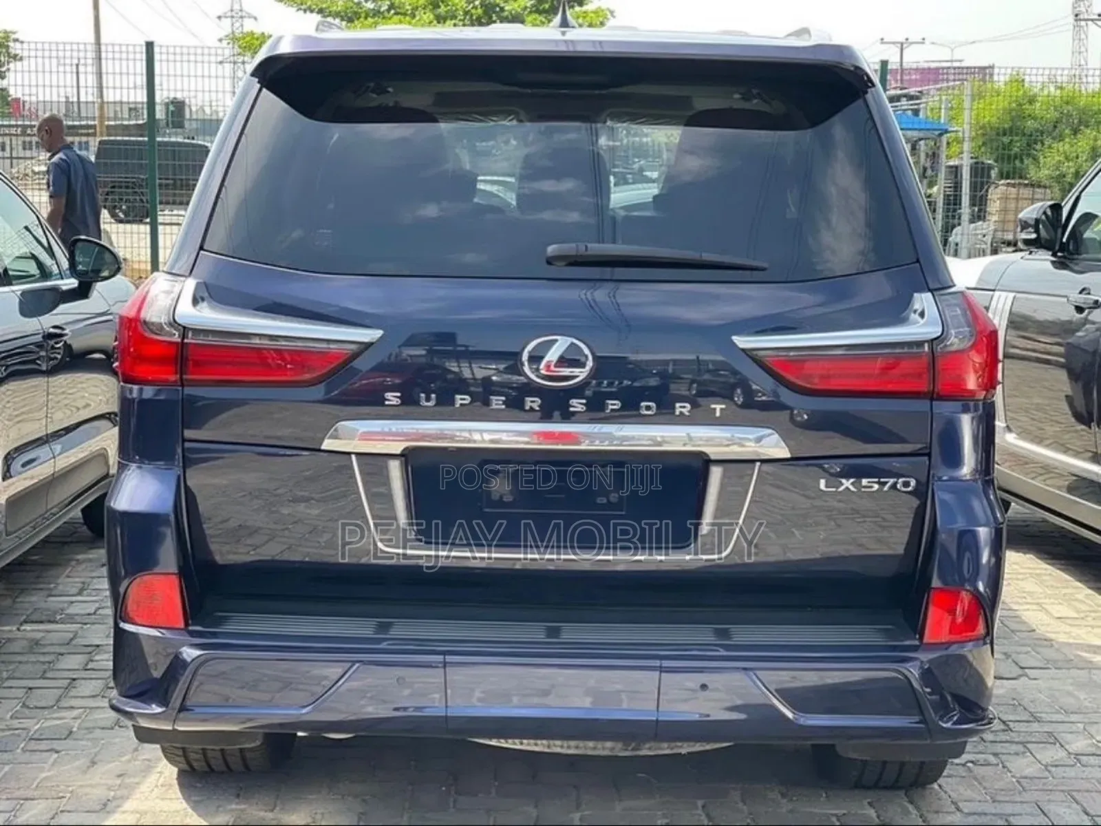 Lexus LX570 Available for Rent