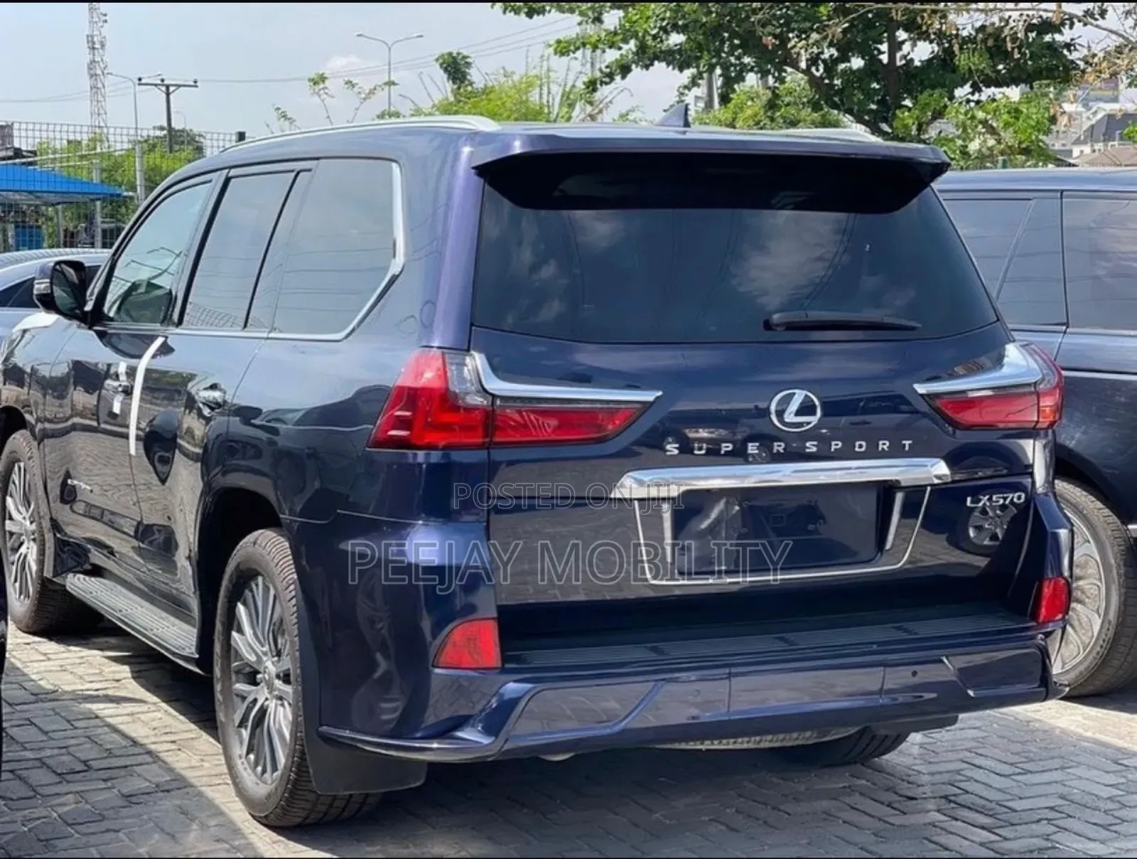 Lexus LX570 Available for Rent