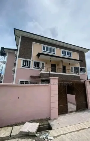 8bdrm Duplex in New Gra , Port for sale