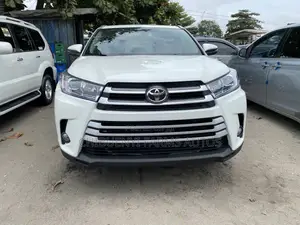 Toyota Highlander XLE V6 4x2 (3.5L 6cyl 6A) 2016 White