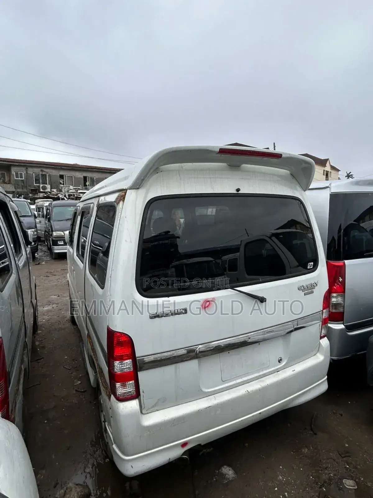 Suzuki APV Minibus 2010 White