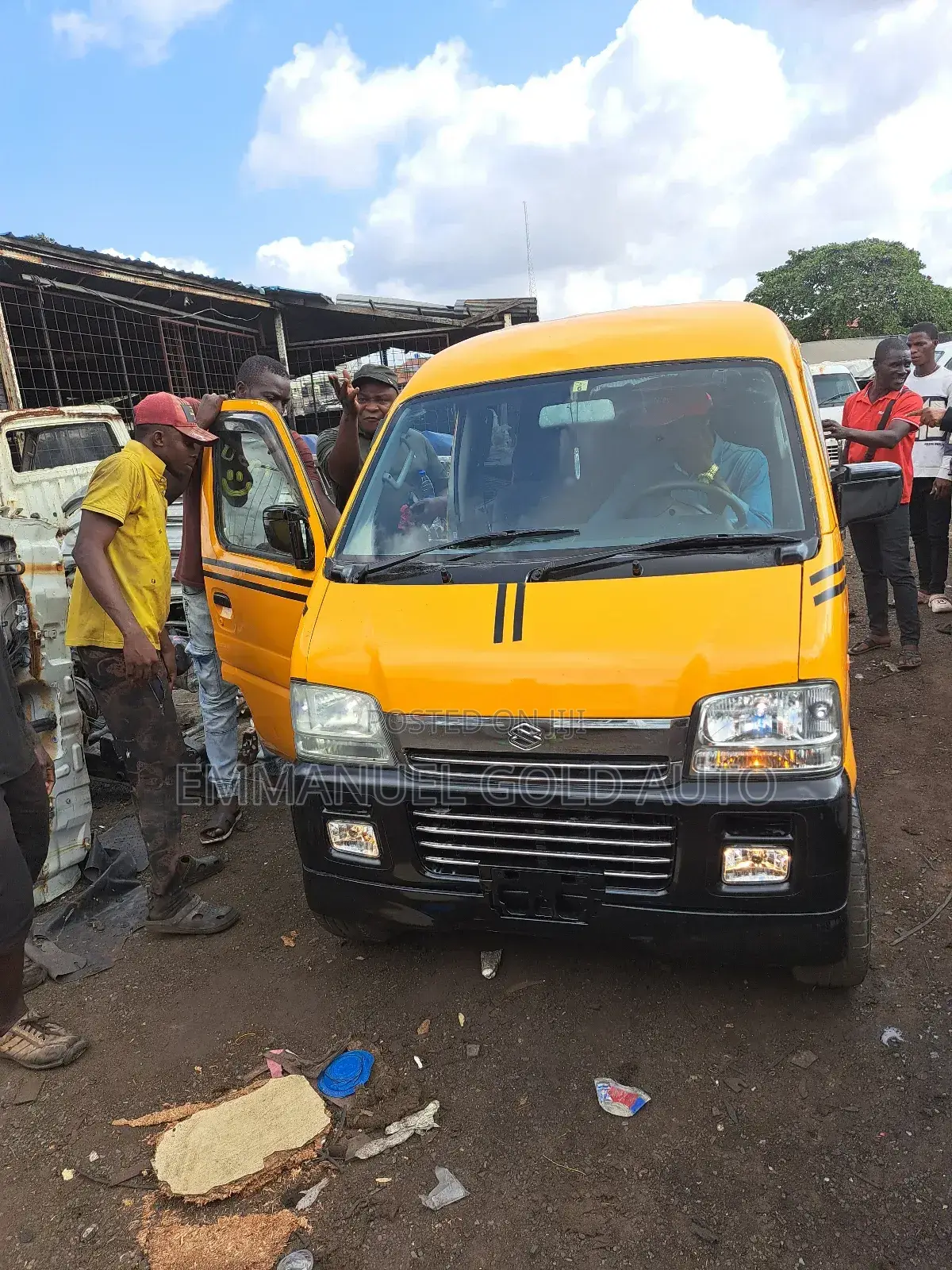 Suzuki APV Minibus 2010 White