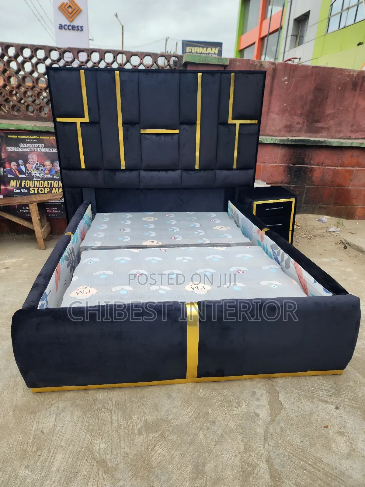4.5by6 Well Padded Bed Frame With Bed Side