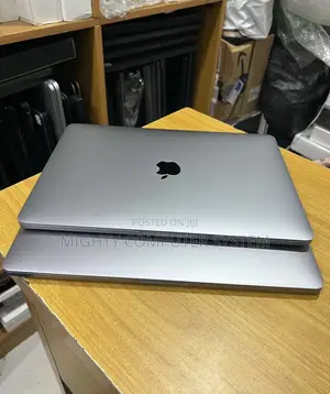 Laptop Apple MacBook Pro 2017 8GB Intel Core I5 SSD 256GB