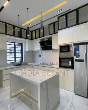 Kitchen Cabinet With White Carara