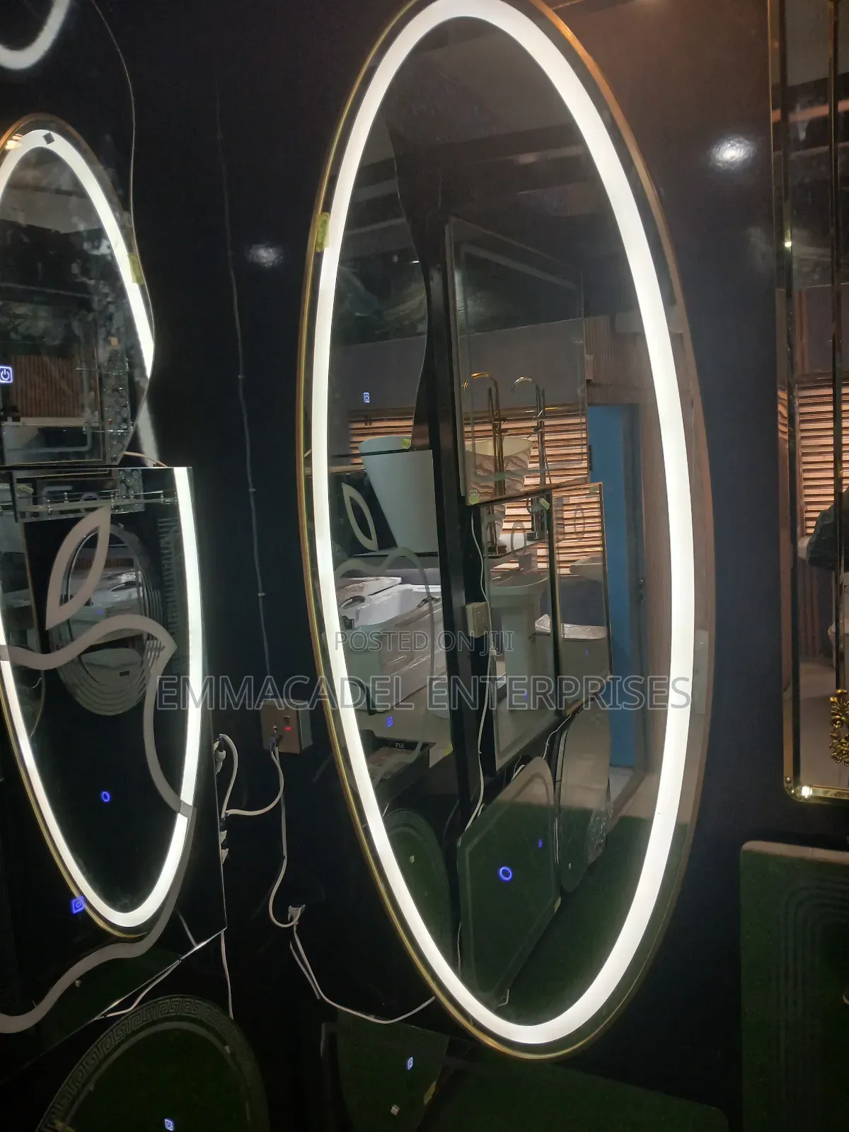 Oval Saloon Digital Dressing Mirror
