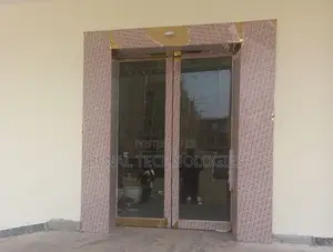 Efficient Motion Glass Entrance With Sensor Control