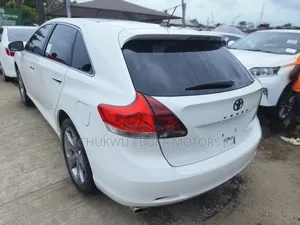 Toyota Venza V6 AWD 2010 White