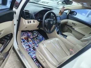 Toyota Venza V6 AWD 2010 White