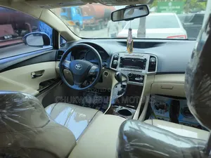Toyota Venza V6 AWD 2010 White