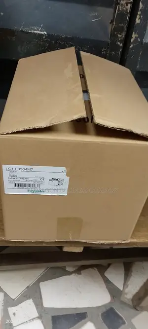 F330 4pole Schneider Contactor (400ahms)