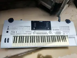 Yamaha Tyros 2 Keyboard