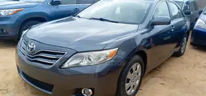 Toyota Camry LE 4dr Sedan (2.5L 4cyl 6AM) 2010 Gray