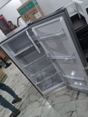 Hisense Refrigerator 176l Capacity and Top Freezer